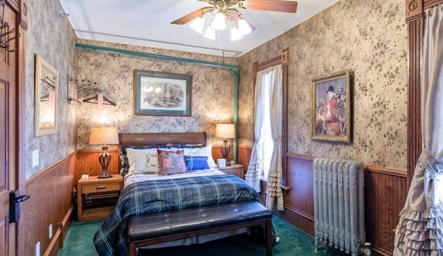 GH8 · #8 Grant House- The Rush Room
