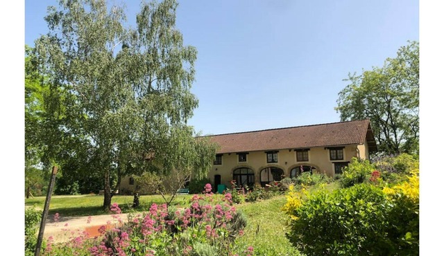 Ghibli, lake view in beautiful estate with swimming pool