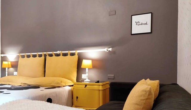 GIALLO ORO APARTMENT- BETWEEN MILAN AND COMO LAKE