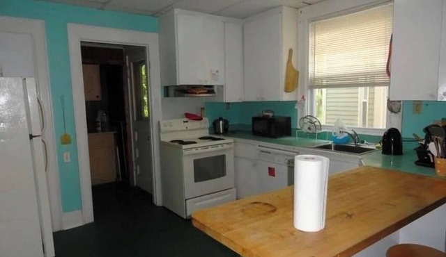 Giant house all king and queen beds rokun65 in TV near hospital and College