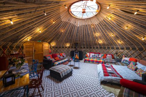 Giant Yurt Sleeping 8 with Spa, Catering, Walled Gardens, Nature Reserve, Free Parking