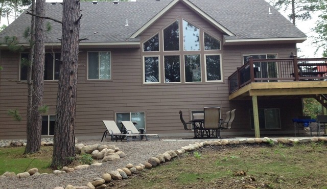 Giants Ridge Golf/Hike/Swim/Ski- Lake Home, Sleeps 12, Sandy Lake Bottom