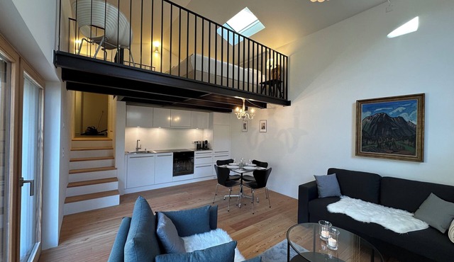 Giardin Apartment: Garden Bliss, Wellness, and Historic Elegance