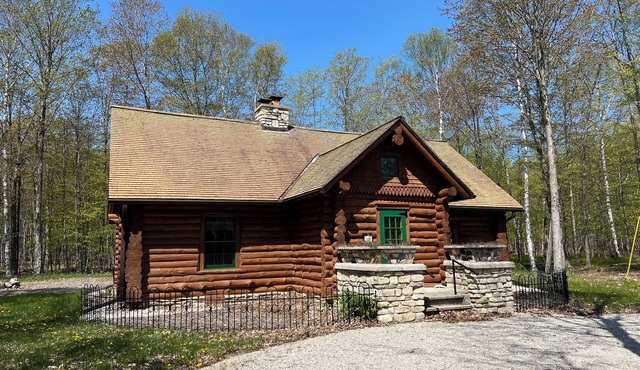 Gibby's Log Cabin Retreat