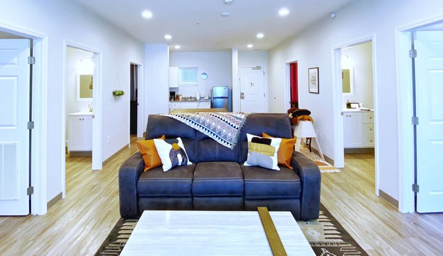 Giddy Up in East Suites! 4 bd/2 ba! Walk everywhere in East Nash!