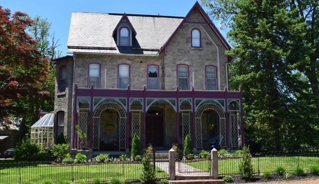 Gifford-Risley House Bed and Breakfast