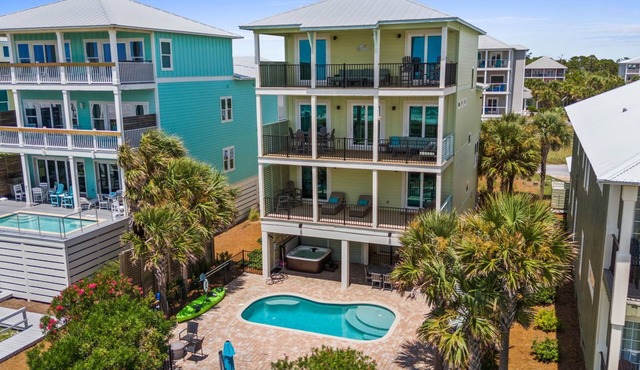 Gift From the Sea: Beachfront 5 BR North Cape Home- Sleeps 12, Priv. Pool!