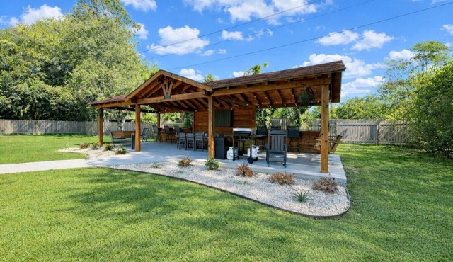 Gig`em on Glade-Spacious 5BR Home w/Huge Backyard near TAMU