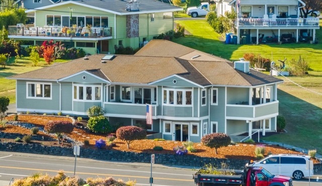 Gig Harbor Downtown Waterfront Retreat