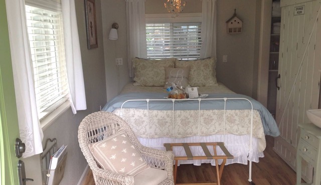 Gig Harbor- Traveling Nurses welcomed Special Rates Applied >Beekeepers Cottage