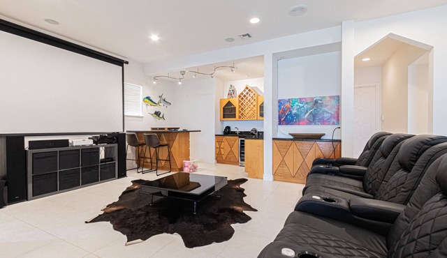 Giga-Homes "THE VIEW" Luxury Waterfront - up to 19 Person