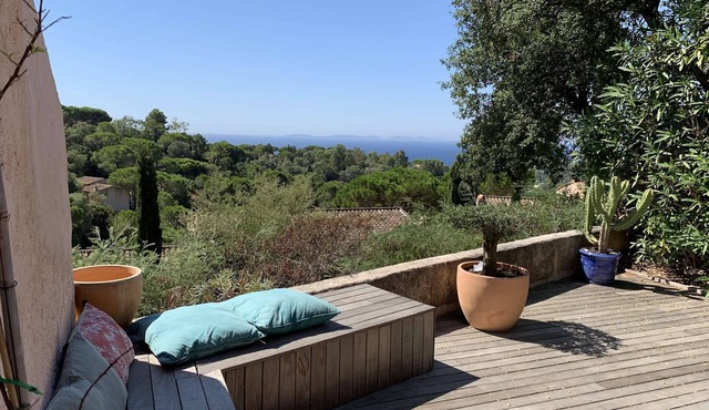 Gigaro - Mas with air co and sea view