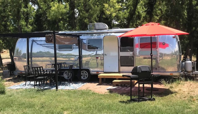 Gila Vintage Airstream RV- pet friendly