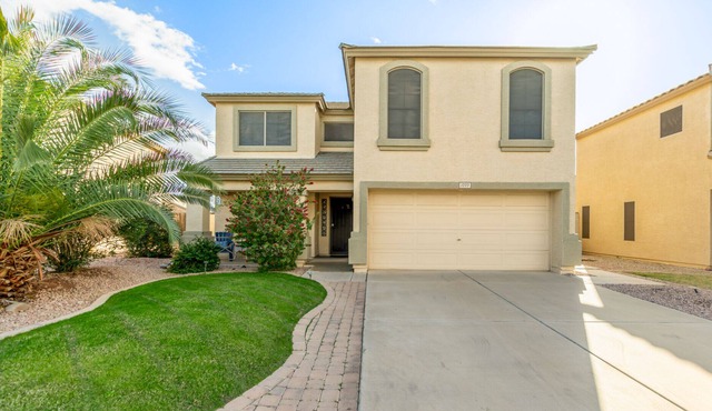 Gilbert Blue Oasis with a gated private pool, Inviting and fun perfect location!
