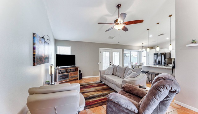 Gilbert Family Home: Games, Private Pool & Patio!