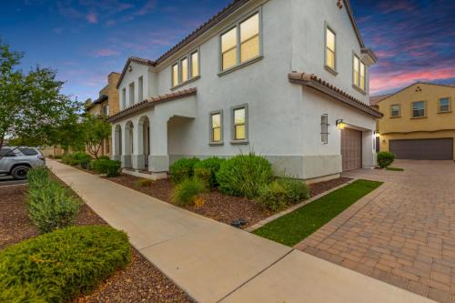 Gilbert Haven: A Family Delight in Enchanting Community