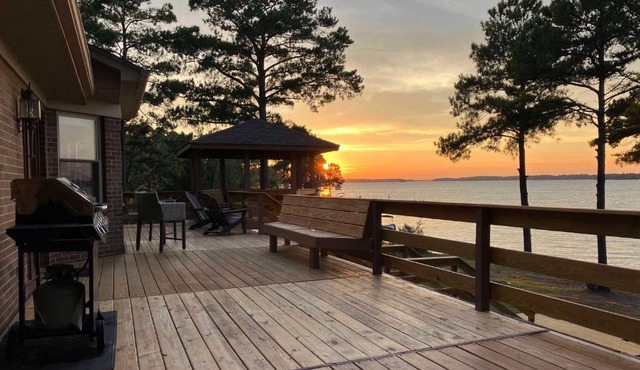 Gilbert Lakefront Retreat with Private Dock!