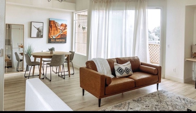 Gilbert Oasis in Val Vista Lakes, great location, freshly remodeled 2bdrm 2 bath