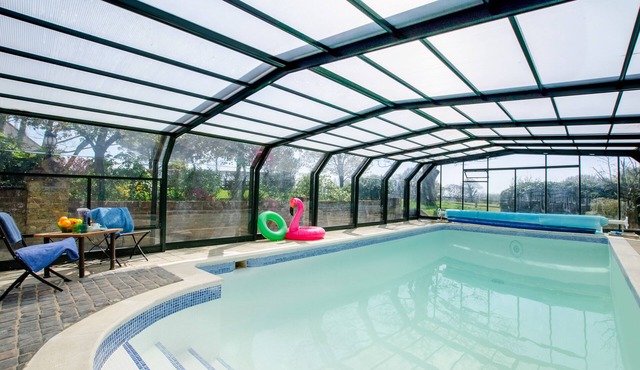 Gildridge House - Four Bedroom House, Sleeps 12