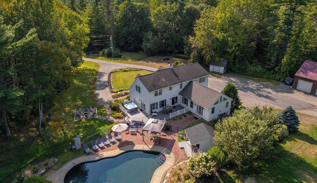 Gilford Getaway - Pool & Hot Tub - Lakes Region