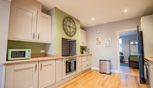 Gillam House - Stylish & Cosy 2 Bedroom, Worcester
