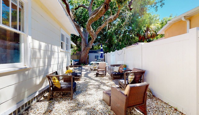 Gillespie Park Pool Cottage | House in Sarasota