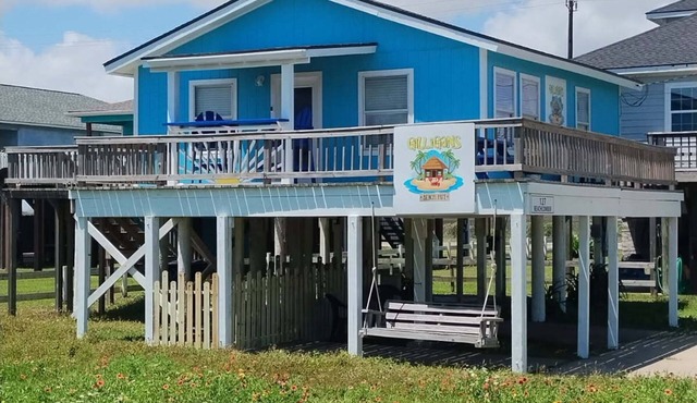 GILLIGANS BEACH HUT- RELAXING BEACH GETAWAY- OCEAN VIEW-PET FRIENDLY/FENCED YARD