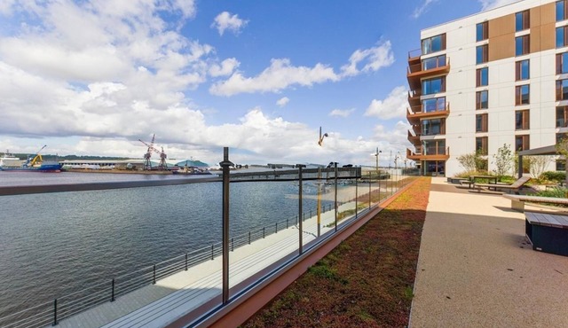 Gillingham's Best.Great Discount 4 long Term Stay.River View.Netflix & Parking.