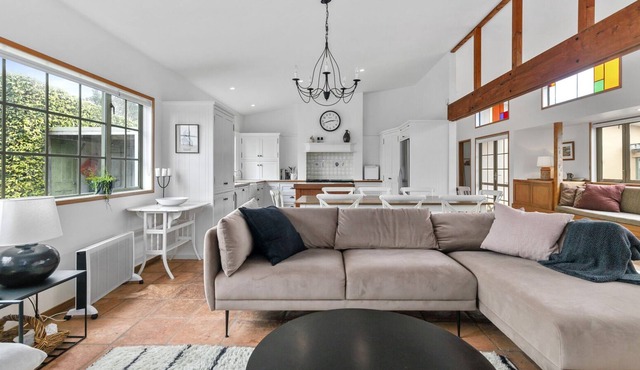 GILLMAN VINEYARD - MATAKANA HOLIDAY HOME, family friendly in Matakana