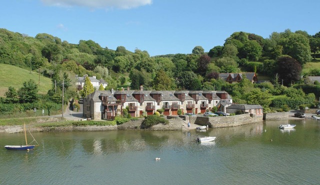 GILLYWEED, family friendly, with a garden in Noss Mayo