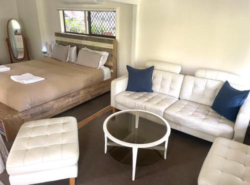 Gin's Rainforest stay -pet friendly