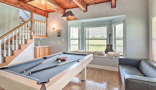 ‘Gingerland Ranch’ in Del Valle: Game Room & Porch