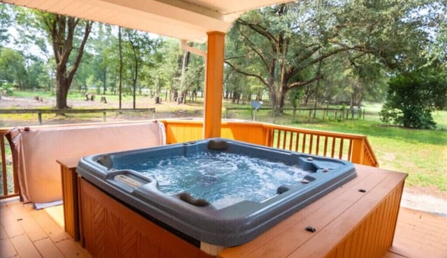 Ginnie Springs Hidden Scuba Oasis Retreat! Only 1 minute from Ginnie Springs