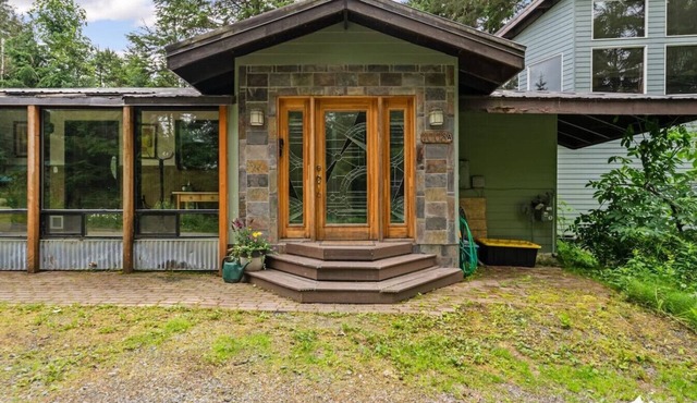 Girdwood Retreat minutes from trails&slope 3BR 2BA