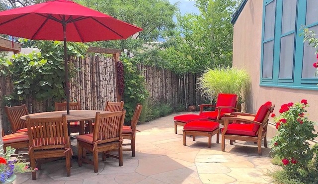 Girlfriends Get-Away & Family.2 Blks To Wine, Dine, Shop, Plaza, Canyon