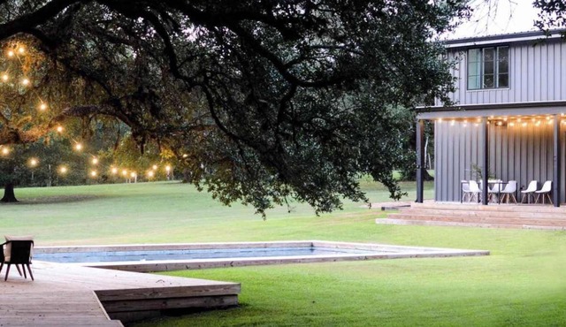Girls' Trip Approved: Pool + Space + Scenic Views