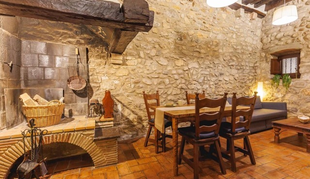 Girona 1593 - Holiday Apartment Rental in Girona | Bravissimo