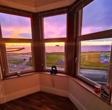 Girvan - Sea View Beach Access Apartment