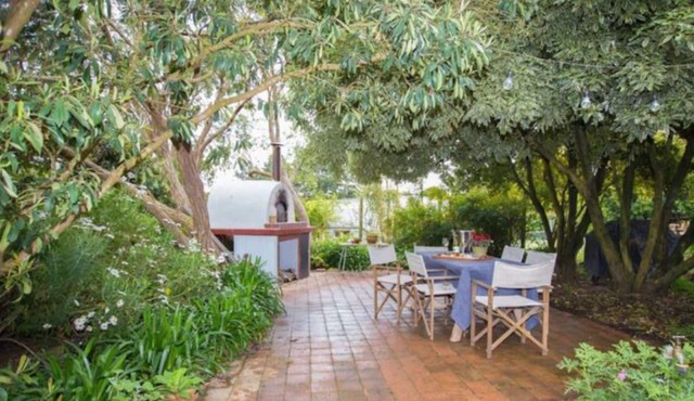 Gisborne B&B Country Escape with Gardens