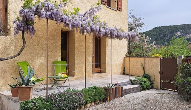 Gite à la campagne au calme le long de la Viarhona et du Rhone