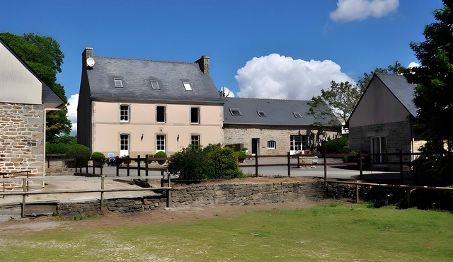 Gite 1 - Lopéau holiday homes with pool and spa