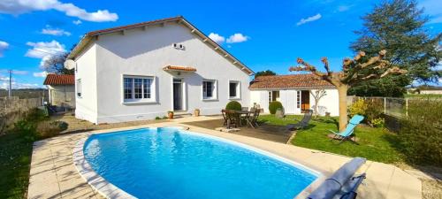 Gite 10pers, Piscine couverte, CRITEUIL,Charente