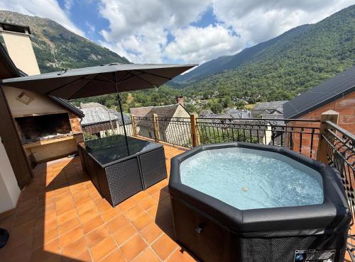 GITE 15 Places avec Jacuzzi à BOUTX LE MOURTIS