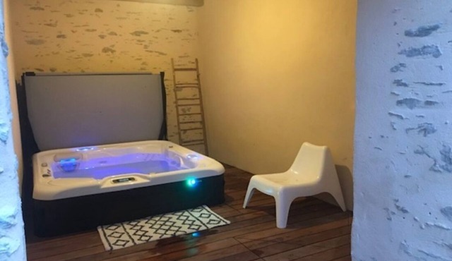 GITE 2 persons with SPA AND swimming pool