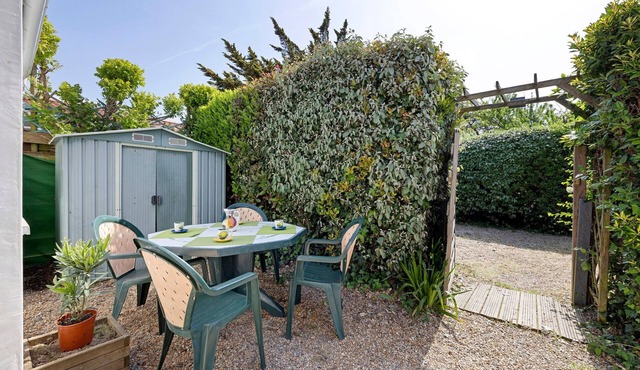 Gîte 2 with Private Terrace and Wi-Fi