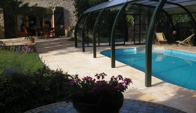 Gîte 20 minutes from the FUTUROSCOPE, with COVERED SWIMMING POOL, SPA and SAUNA