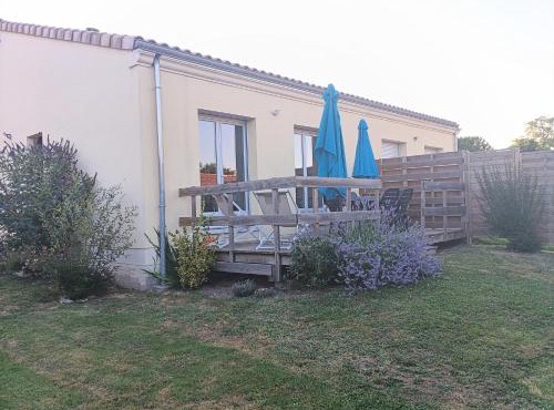 Gite 3 étoiles avec jardin et parking proche Libourne Saint Emilion et Bordeaux Le Ptit Coin de Soleil 1 a 6 personnes