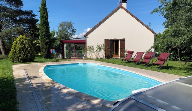 Gite 3* les Gourlines with swimming pool, veranda, garage - near Moulins and Le PAL