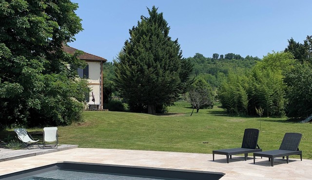 Gite, 4 bedrooms, swimming pool and large garden