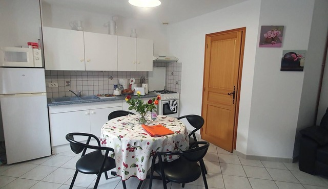 Gite 557. Single-storey, 1-bedroom house 5 minutes from the forest